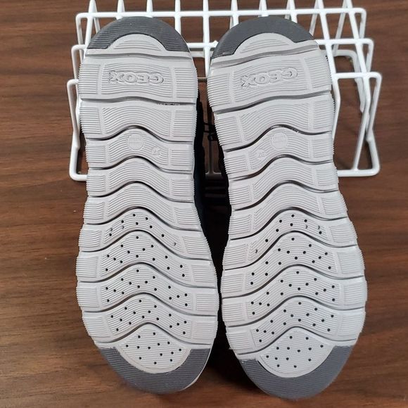 SOLD Geox High Top Sneakers US Women's 7 Boys Size 5 EUR 37 - Picture 4 of 6